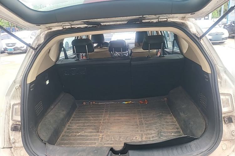 Used Baojun 560 2016 1.8L Manual Elite Edition Trunk