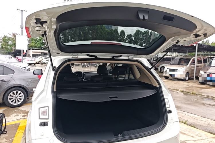 Used Baojun 560 2016 1.8L iAMT Luxury Model Trunk
