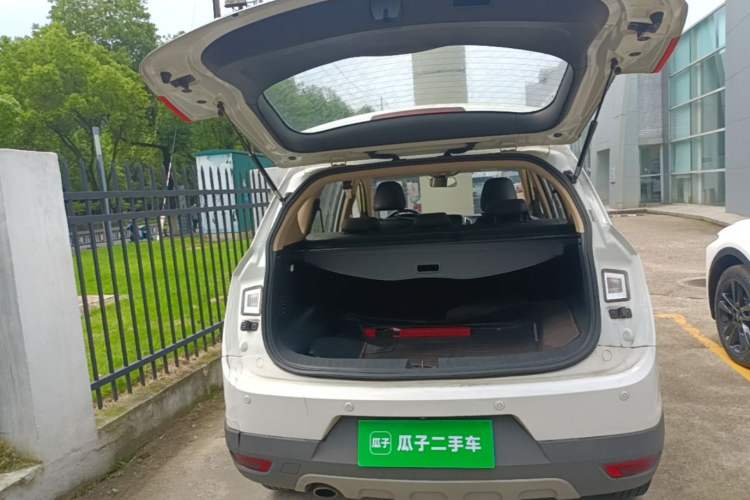 Used Baojun 560 2016 1.8L iAMT Luxury Model Trunk