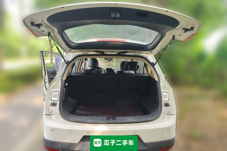Used Baojun 560 2016 1.5T Manual Luxury Model Trunk