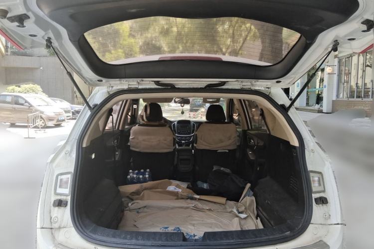 Used Baojun 560 2016 1.5T Manual Comfort Edition Trunk