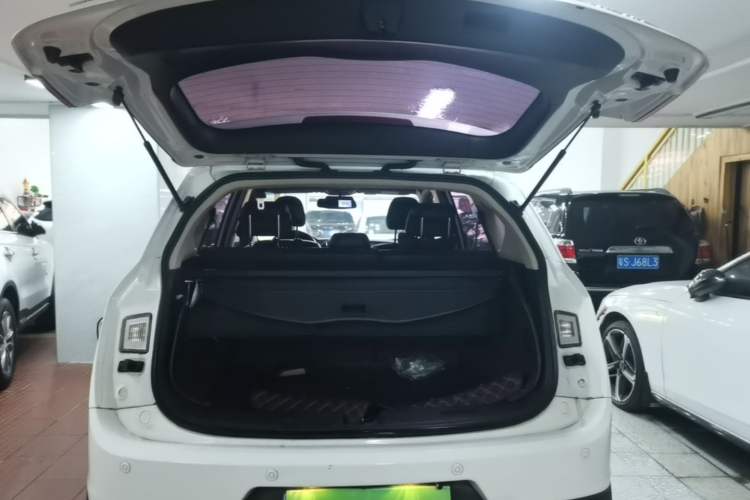 Used Baojun 560 2016 1.8L iAMT Luxury Model Trunk