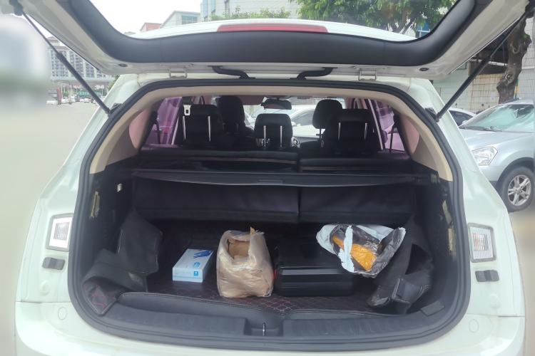 Used Baojun 560 2016 1.5T Manual Elite Edition Trunk