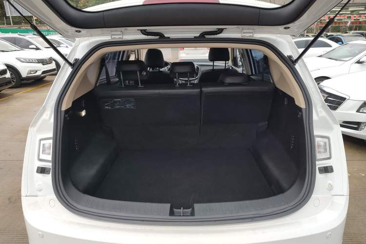 Used Baojun 560 2016 1.5T Manual Luxury Model Trunk
