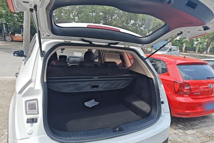 Used Baojun 560 2016 1.8L iAMT Luxury Model Trunk