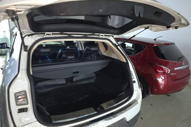 Used Baojun 560 2016 1.8L Manual Elite Edition Trunk