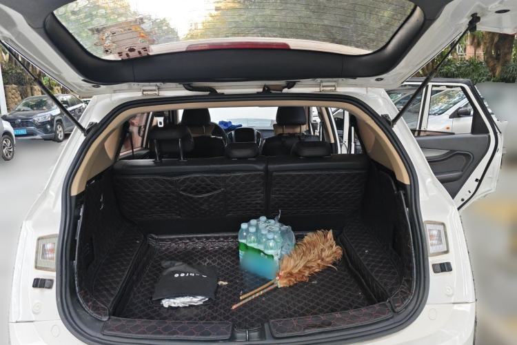 Used Baojun 560 2016 1.8L Manual Luxury Edition Trunk
