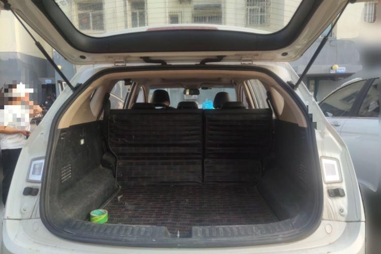 Used Baojun 560 2016 1.5T Manual Luxury Model Trunk