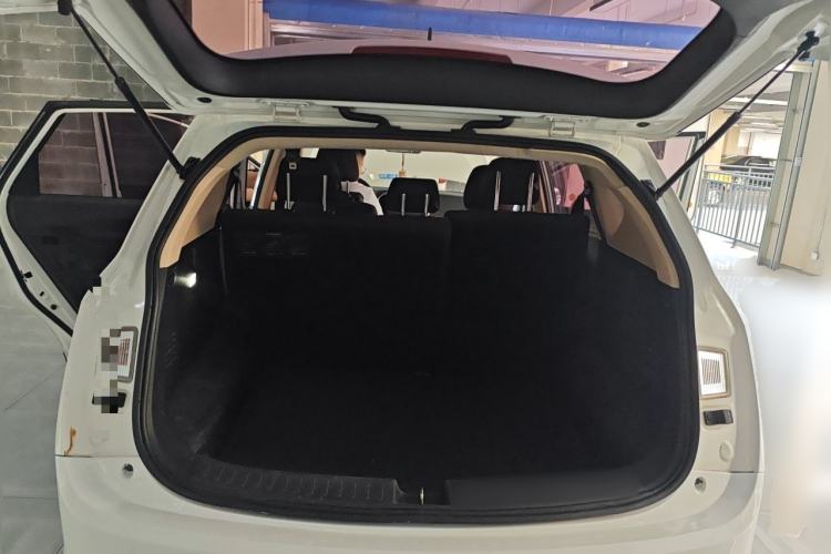 Used Baojun 560 2016 1.8L Manual Value Edition Trunk