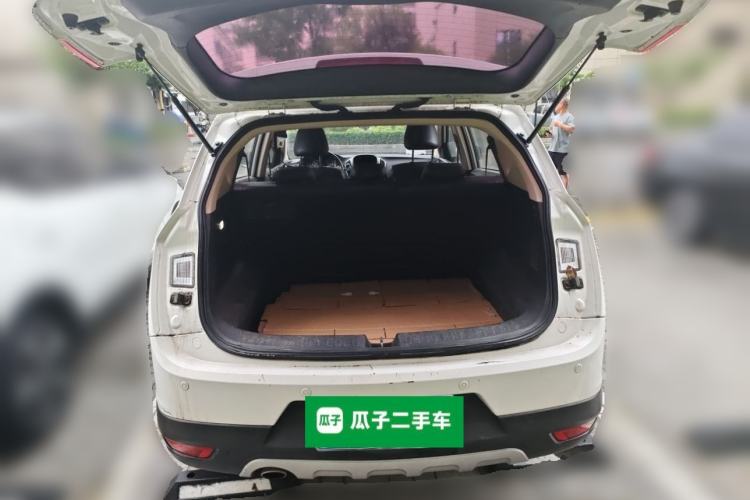 Used Baojun 560 2016 1.8L iAMT Luxury Model Trunk