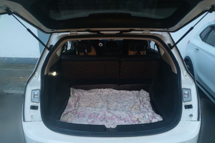 Used Baojun 560 2016 1.8L Manual Luxury Edition Trunk