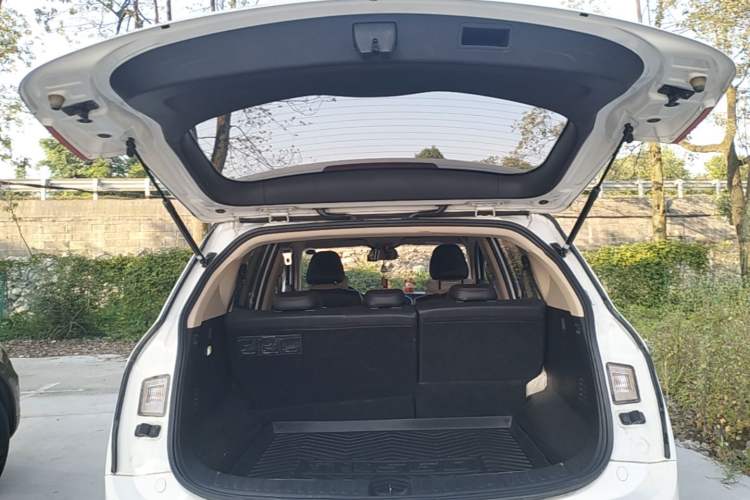 Used Baojun 560 2016 1.8L Manual Luxury Edition Trunk