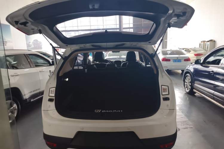 Used Baojun 560 2016 1.8L iAMT Luxury Model Trunk