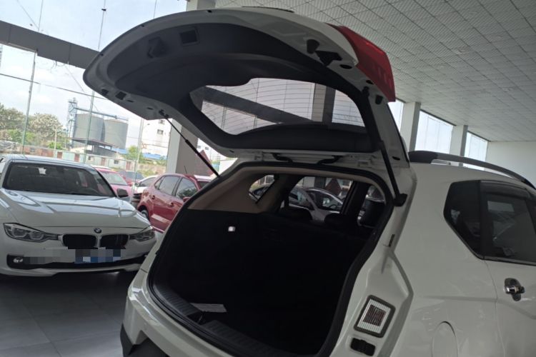 Used Baojun 560 2016 1.8L Manual Luxury Edition Trunk