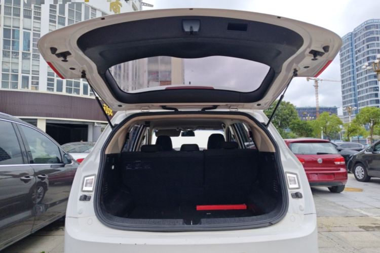 Used Baojun 560 2016 1.8L Manual Value Edition Trunk