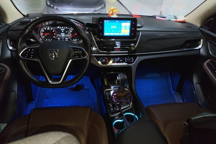 Used Baojun 560 2017 1.5T DCT Flagship Model 7 Seats Center Console