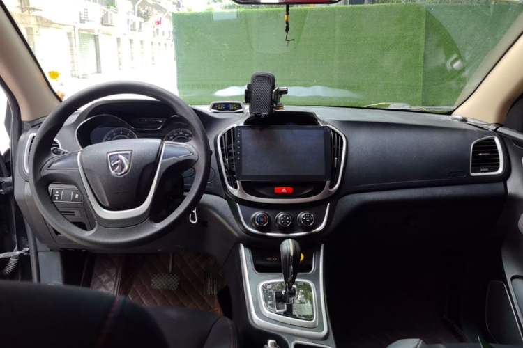 Used Baojun 560 2017 1.8L iAMT Comfort Model Center Console