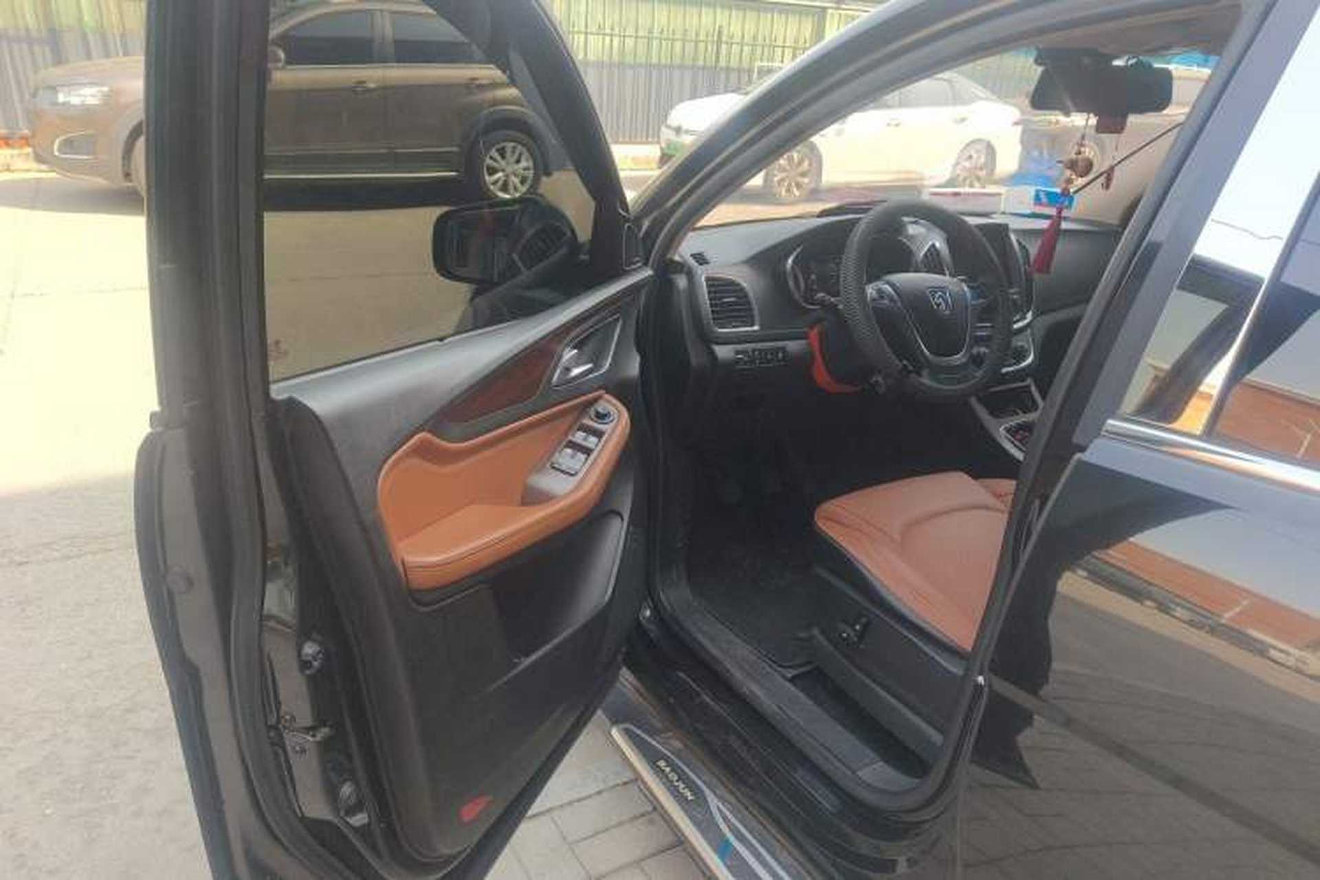 Used Baojun 560 2017 Rhythmic Edition 1.5T Manual Enjoyment Model Driver Seat