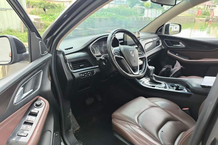 Used Baojun 560 2017 1.5T DCT Flagship Model Driver Seat