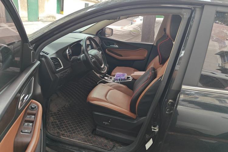 Used Baojun 560 2017 Rhythmic Edition 1.8L iAMT Prestige Model Driver Seat