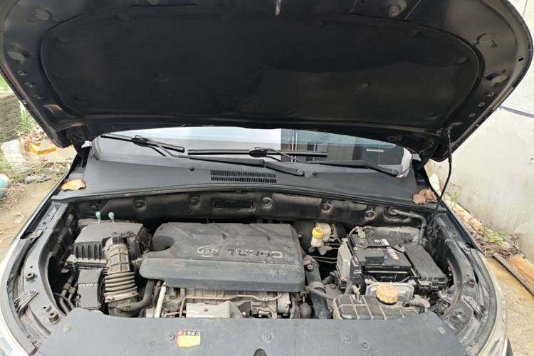 Used Baojun 560 2017 1.5T DCT Flagship Model Engine Bay