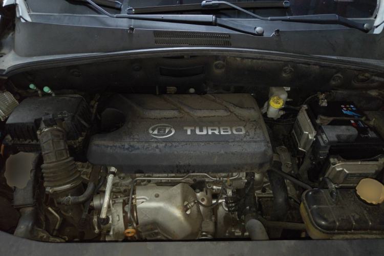 Used Baojun 560 2017 1.5T DCT Flagship Model 7 Seats Engine Bay