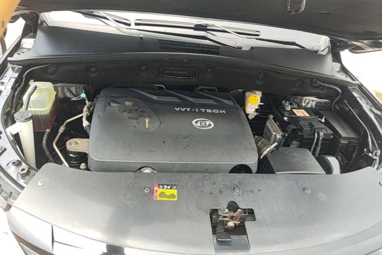 Used Baojun 560 2017 Rhythmic Edition 1.8L iAMT Prestige Model Engine Bay