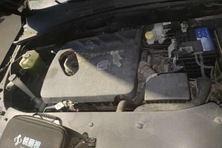 Used Baojun 560 2017 Rhythmic Edition 1.8L iAMT Prestige Model Engine Bay