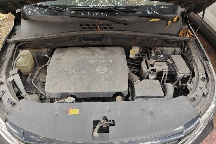 Used Baojun 560 2017 Rhythmic Edition 1.8L iAMT Prestige Model Engine Bay