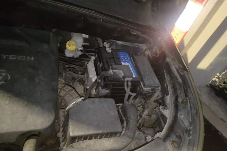 Used Baojun 560 2017 Rhythmic Edition 1.8L iAMT Prestige Model Engine Bay Left
