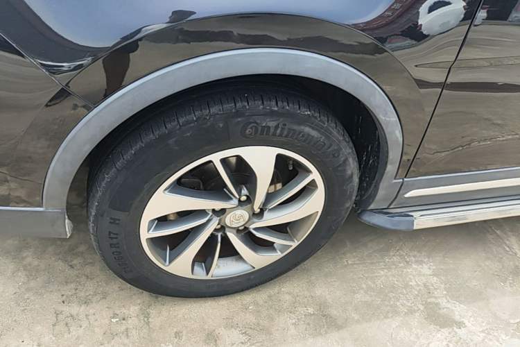 Used Baojun 560 2017 Rhythmic Edition 1.8L iAMT Prestige Model Exterior 1