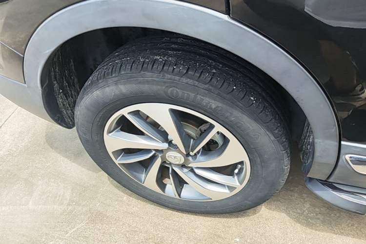 Used Baojun 560 2017 Rhythmic Edition 1.8L iAMT Prestige Model Exterior 2