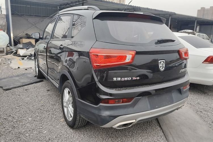 Used Baojun 560 2017 1.5T Manual Comfort Version 7 Seats Exterior 2