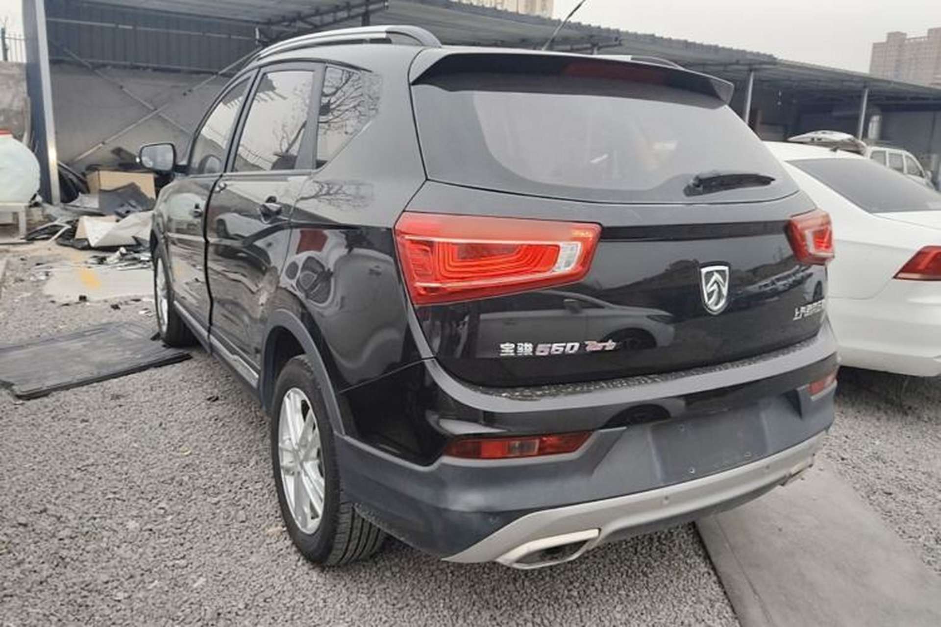 Used Baojun 560 2017 1.5T Manual Comfort Version 7 Seats Exterior 2