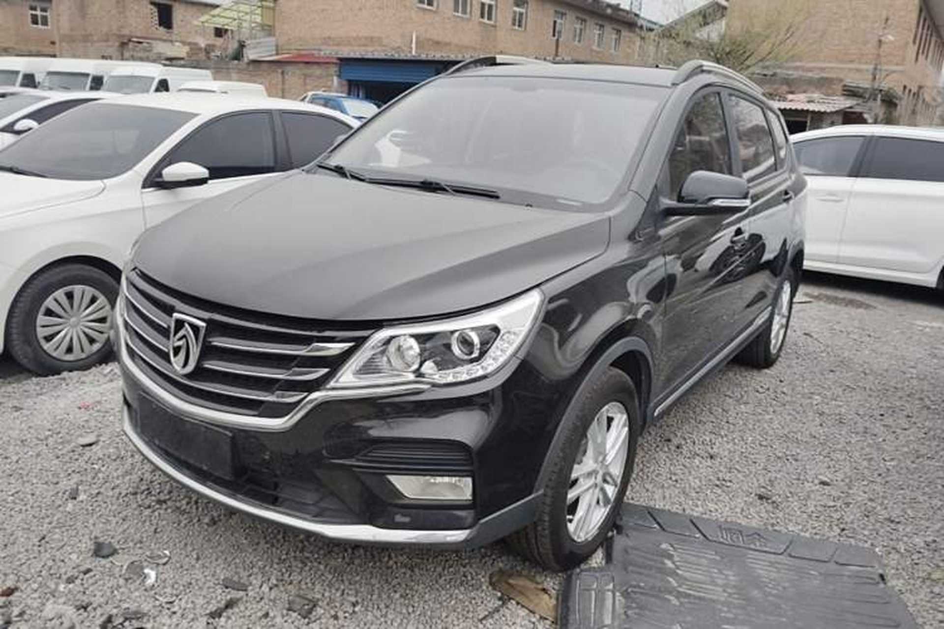 Used Baojun 560 2017 1.5T Manual Comfort Version 7 Seats Front Left 45 Deg