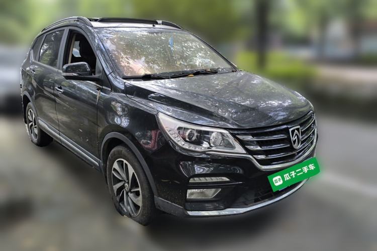 Used Baojun 560 2017 Rhythmic Edition 1.5T Manual Premium Model Front Right 45 Deg