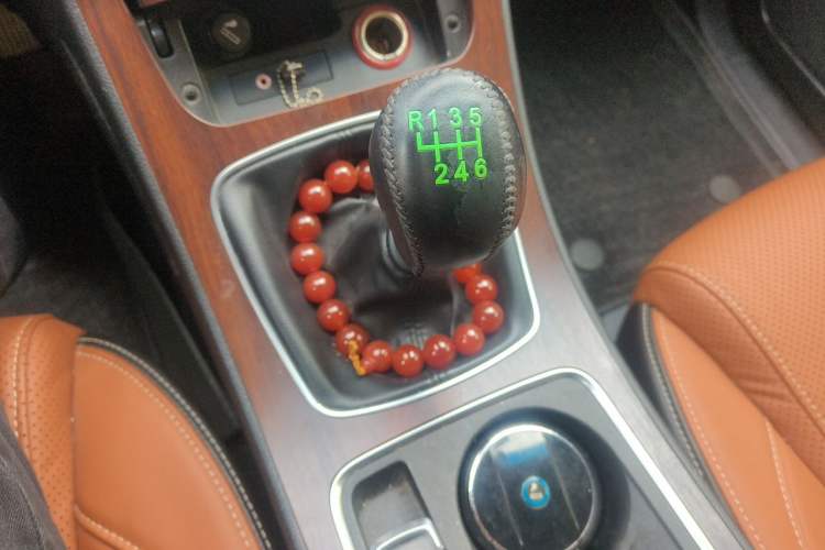 Used Baojun 560 2017 Rhythmic Edition 1.5T Manual Enjoyment Model Gear Lever