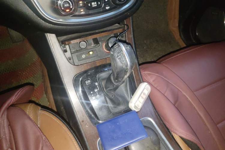 Used Baojun 560 2017 Rhythmic Edition 1.8L iAMT Prestige Model Gear Lever