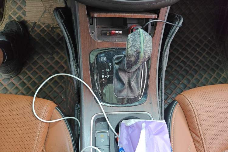 Used Baojun 560 2017 Rhythmic Edition 1.8L iAMT Prestige Model Gear Lever