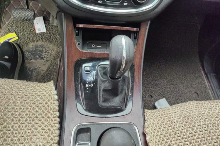 Used Baojun 560 2017 Rhythmic Edition 1.8L iAMT Prestige Model Gear Lever