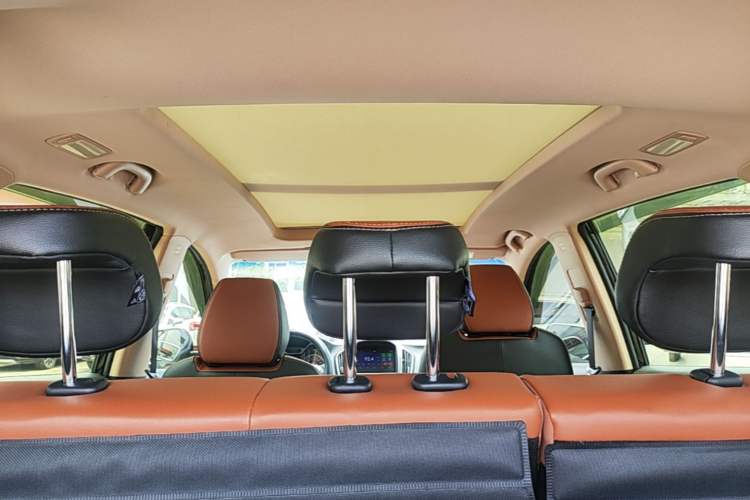 Used Baojun 560 2017 Rhythmic Edition 1.8L iAMT Prestige Model Headliner