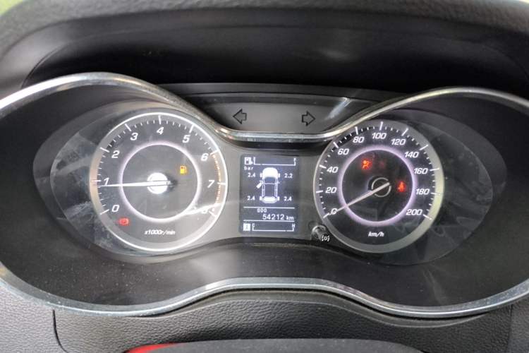 Used Baojun 560 2017 Rhythmic Edition 1.5T Manual Premium Model Instrument Cluster