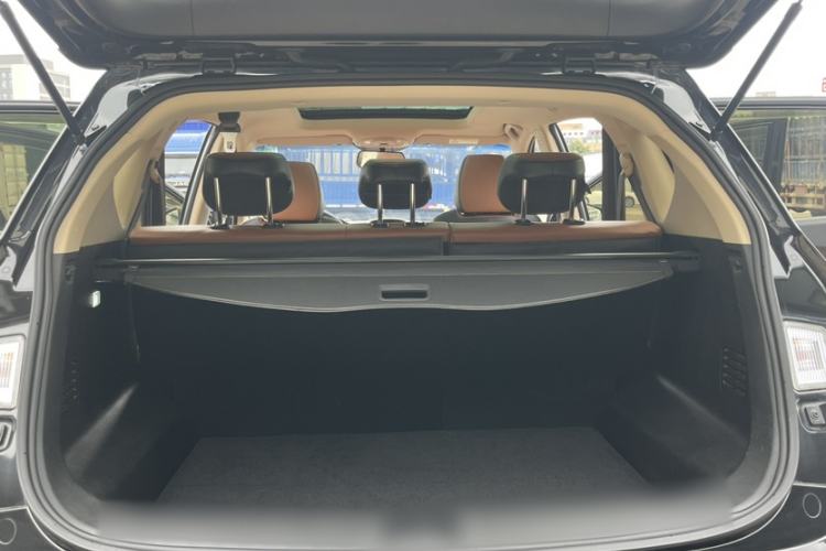 Used Baojun 560 2017 Rhythmic Edition 1.8L iAMT Prestige Model Interior 4