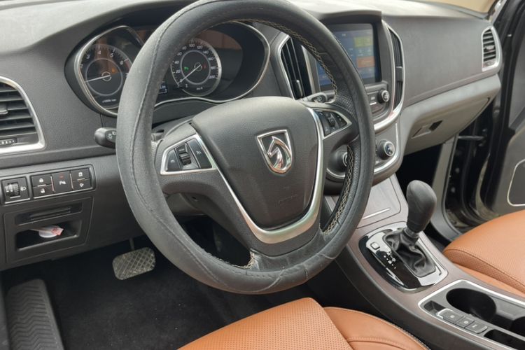 Used Baojun 560 2017 Rhythmic Edition 1.8L iAMT Prestige Model Interior 6