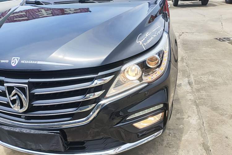 Used Baojun 560 2017 Rhythmic Edition 1.8L iAMT Prestige Model Left Front Headlight