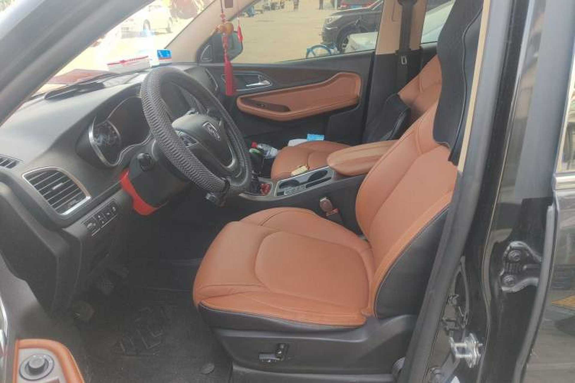 Used Baojun 560 2017 Rhythmic Edition 1.5T Manual Enjoyment Model Left Front Seat