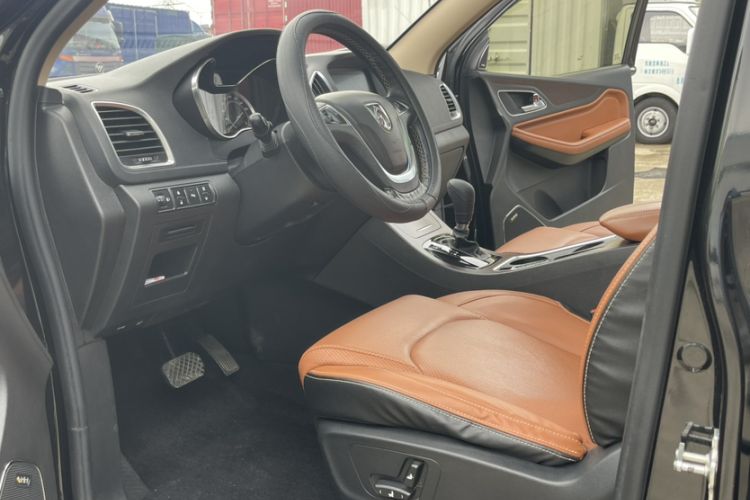 Used Baojun 560 2017 Rhythmic Edition 1.8L iAMT Prestige Model Left Front Seat