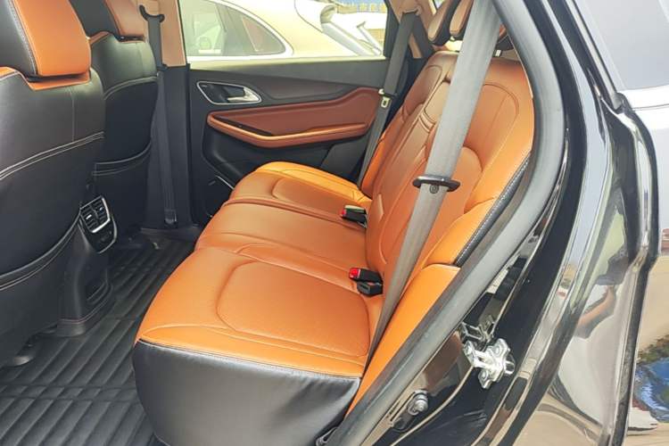 Used Baojun 560 2017 Rhythmic Edition 1.8L iAMT Prestige Model Left Rear Seat