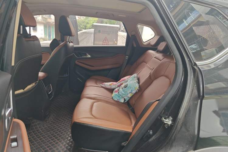Used Baojun 560 2017 Rhythmic Edition 1.8L iAMT Prestige Model Left Rear Seat