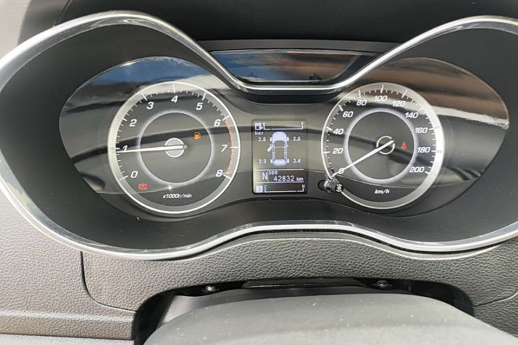 Used Baojun 560 2017 Rhythmic Edition 1.8L iAMT Prestige Model Odometer Close Up